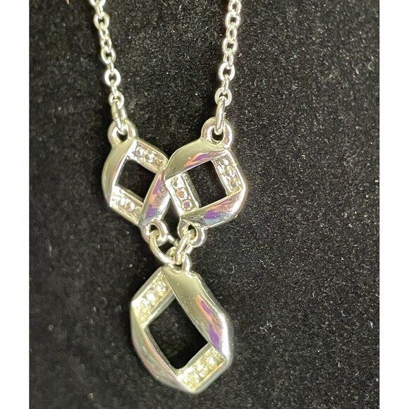 Vintage Avon SAQ signed Double Chain ‘Y’ Necklace geometric Pendant 2006 White - Picture 8 of 15
